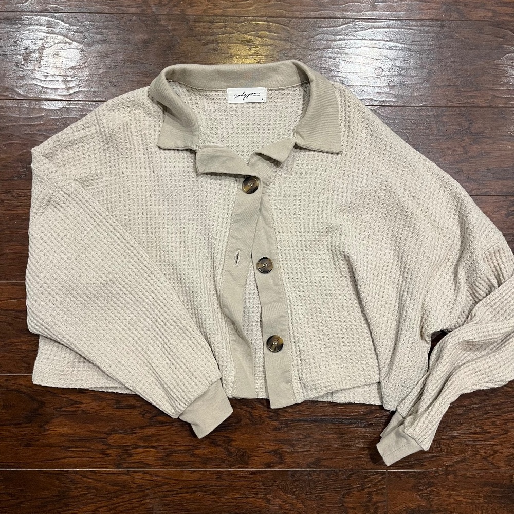 Carly Jean Los Angeles Cropped Waffle Button Up